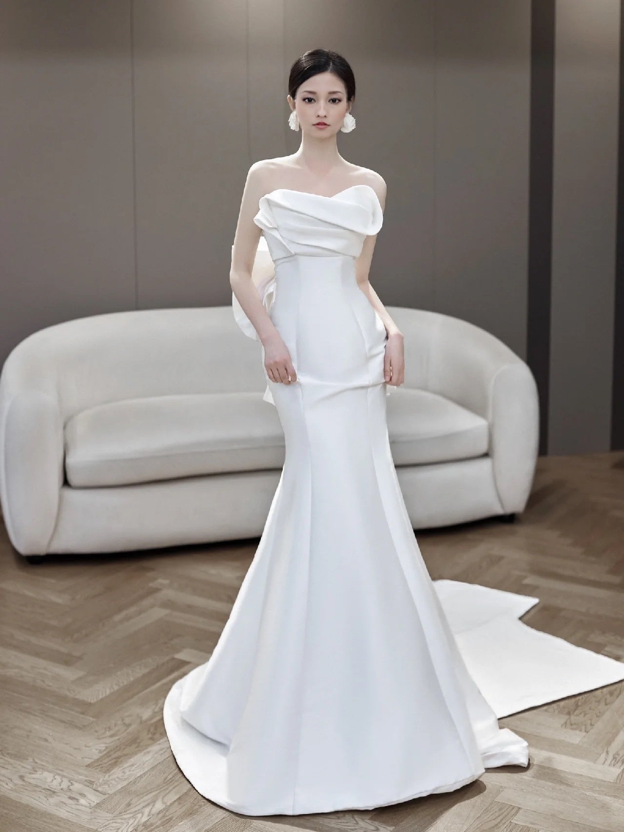 Strapless Mermaid Wedding Gown with A Detachable Bowtie 15732