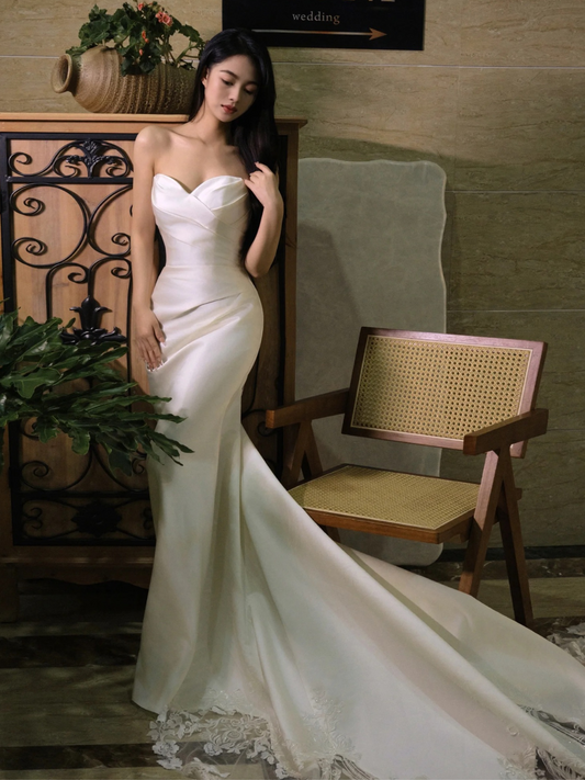 Strapless Sweetheart Gown with Cathedral Lace Train 13921